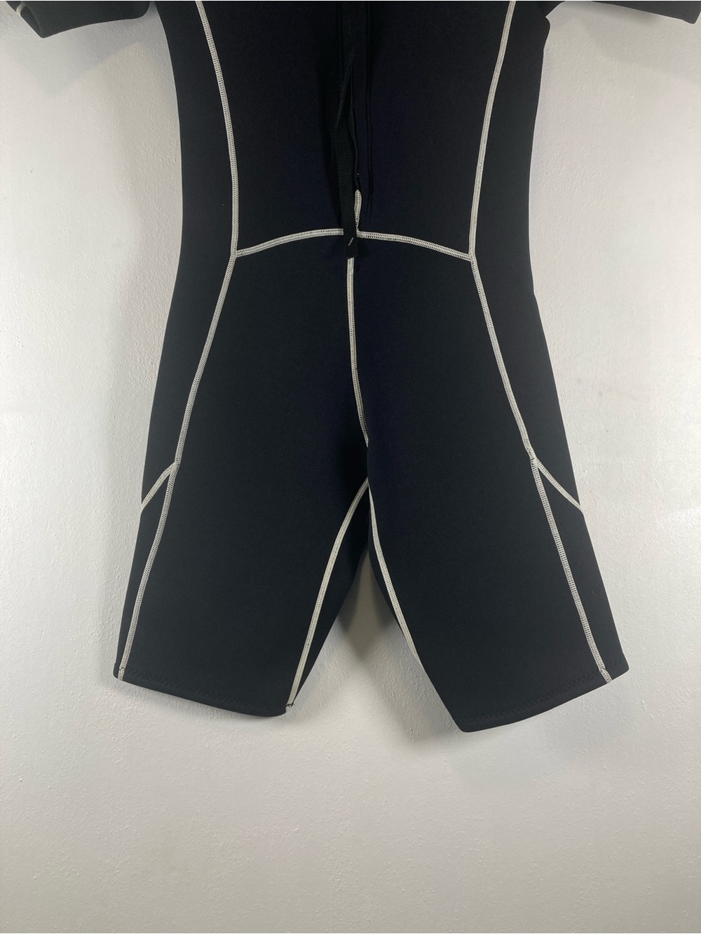 Sorrento Wetsuit Wet Suit Size ML Shorty Surfing Waterproof Beach Black - Picture 9 of 16